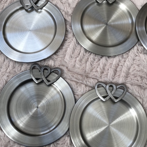 Set of 8 round metal coasters with double heart accent detail - New- never used - Picture 11 of 12